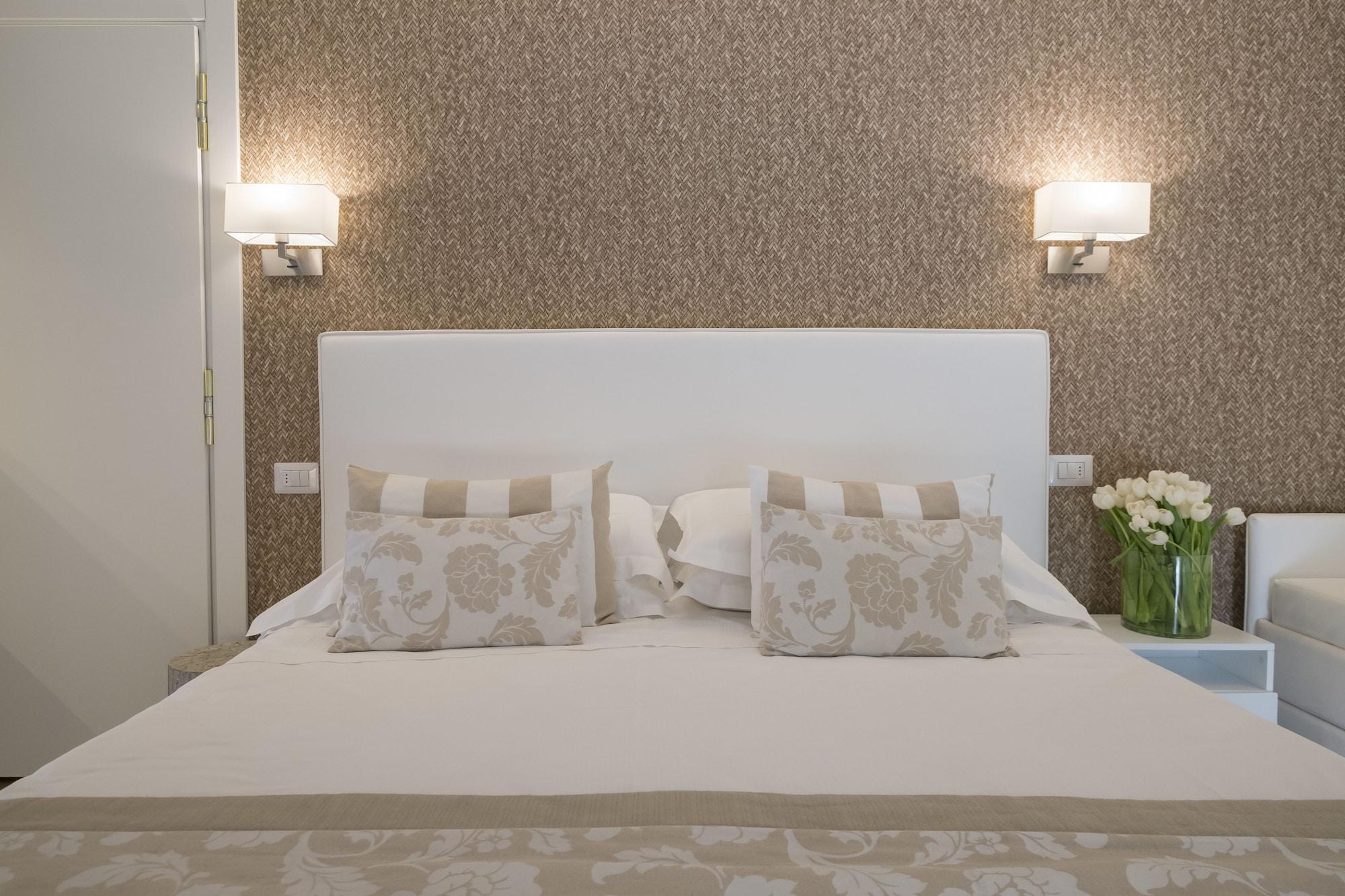 Hotel Mon Cheri Ричоне Екстериор снимка