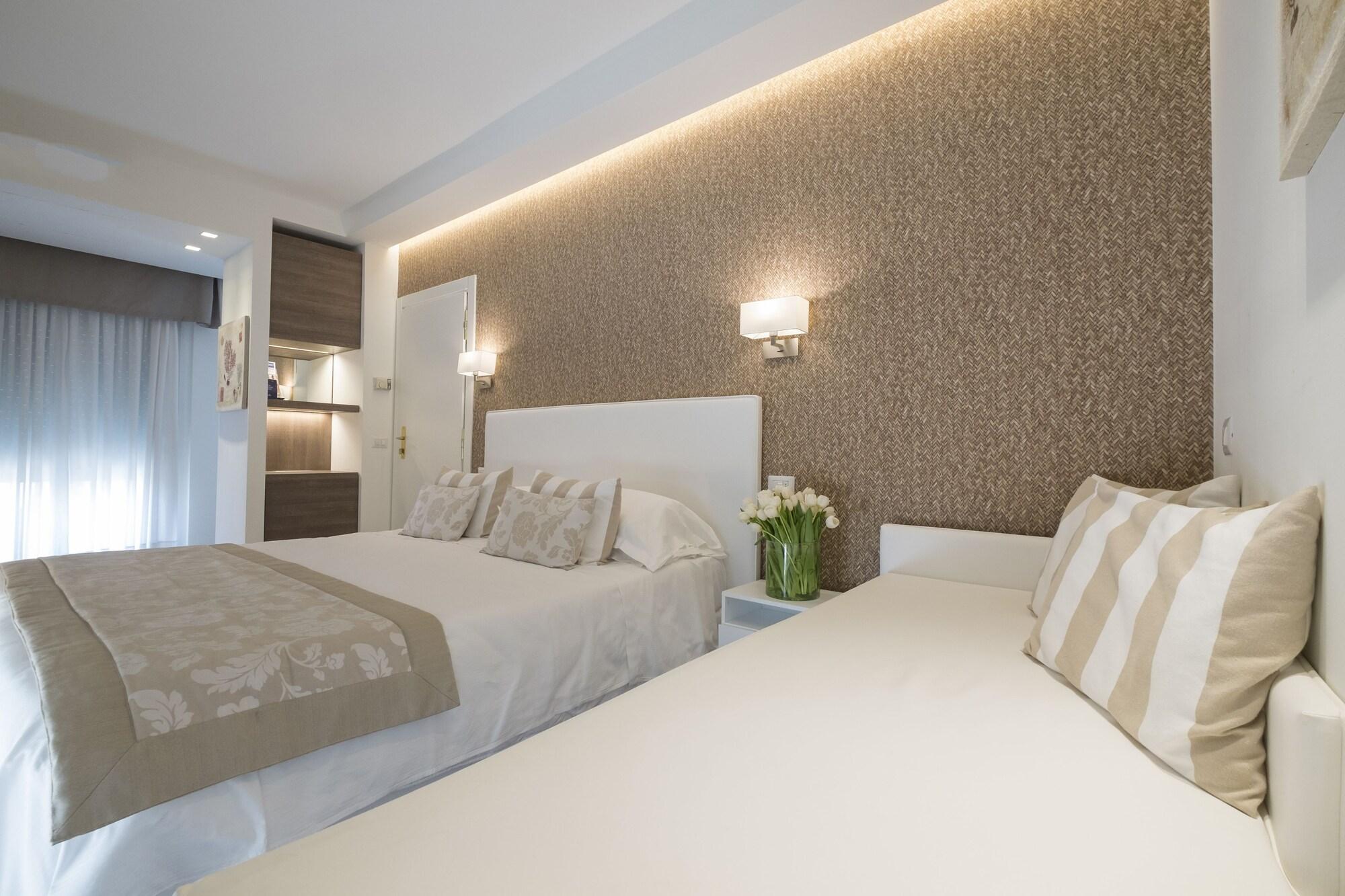 Hotel Mon Cheri Ричоне Екстериор снимка
