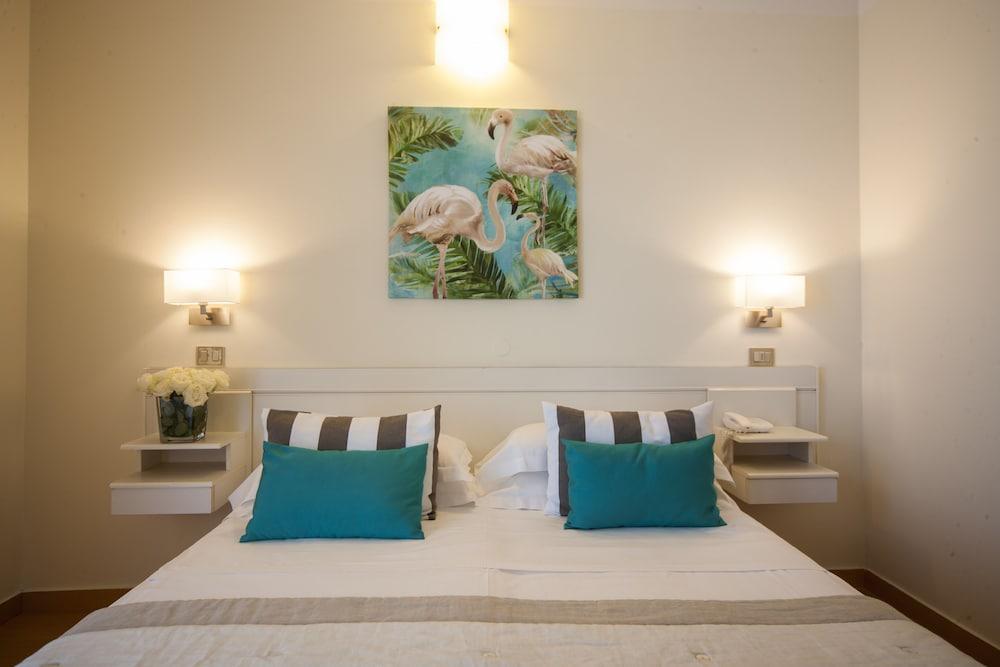 Hotel Mon Cheri Ричоне Екстериор снимка
