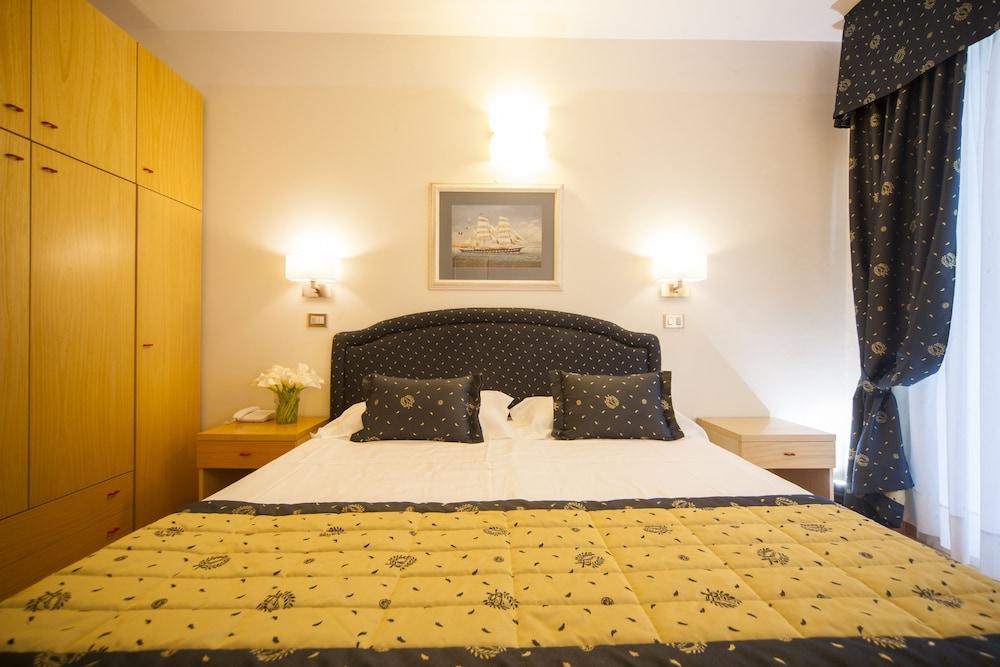 Hotel Mon Cheri Ричоне Екстериор снимка