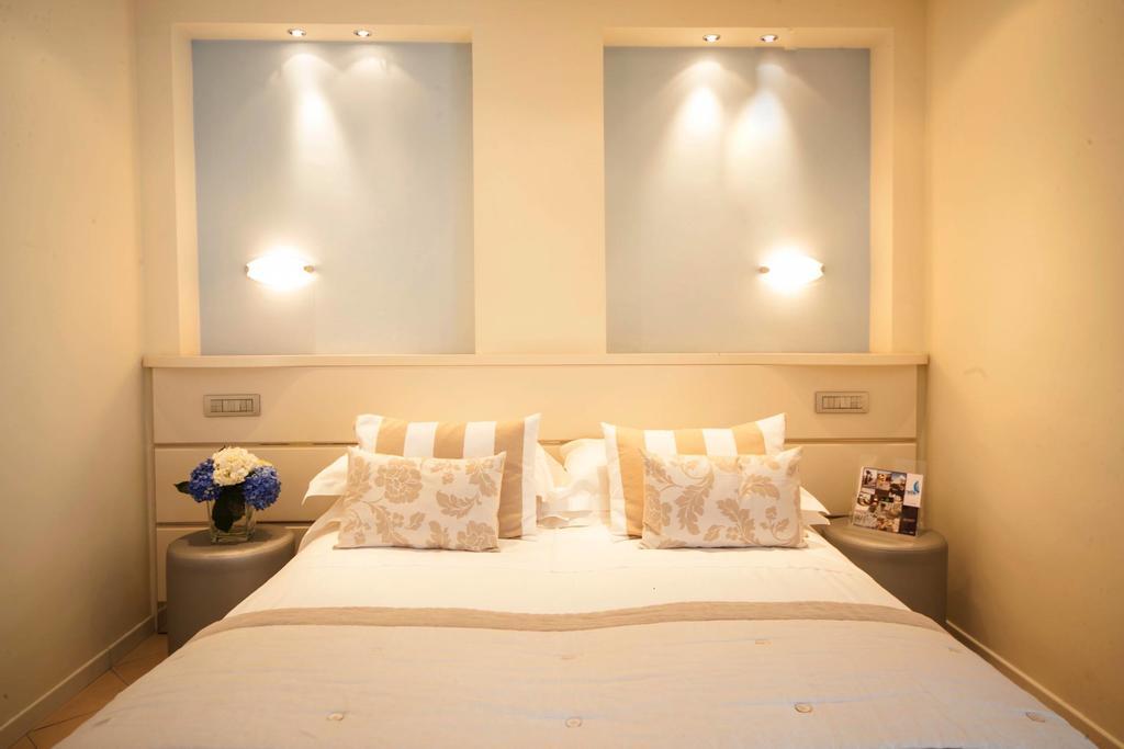 Hotel Mon Cheri Ричоне Екстериор снимка