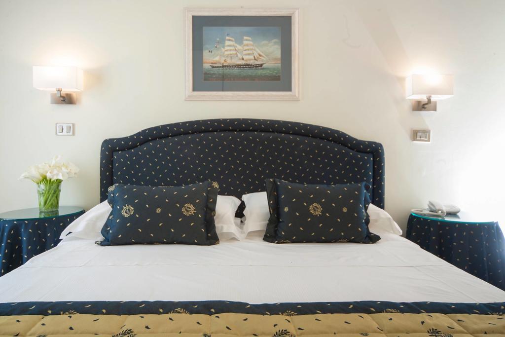 Hotel Mon Cheri Ричоне Екстериор снимка