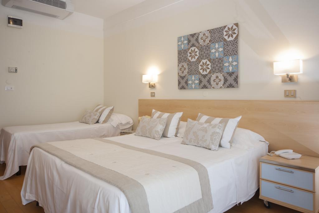 Hotel Mon Cheri Ричоне Екстериор снимка