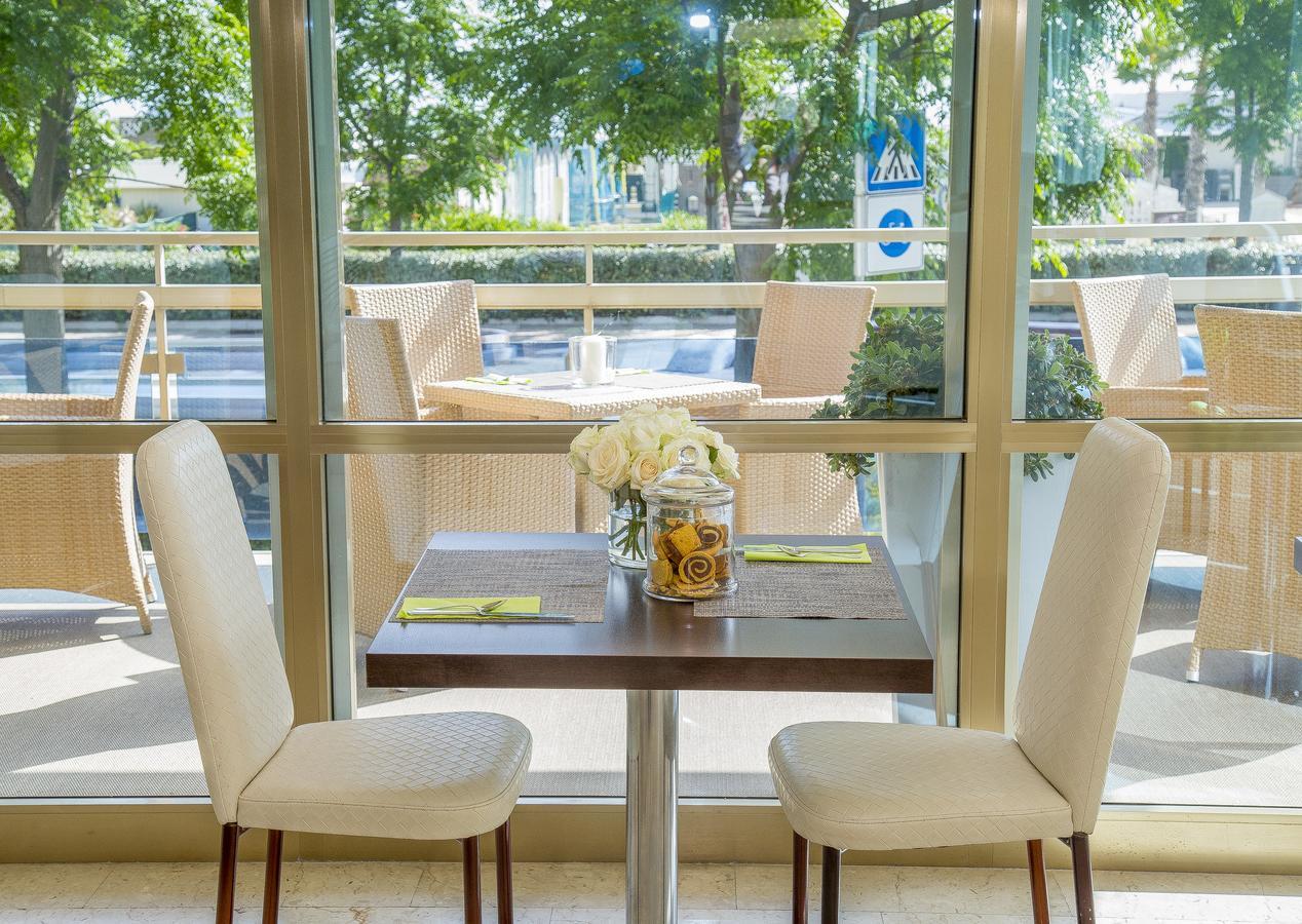 Hotel Mon Cheri Ричоне Екстериор снимка