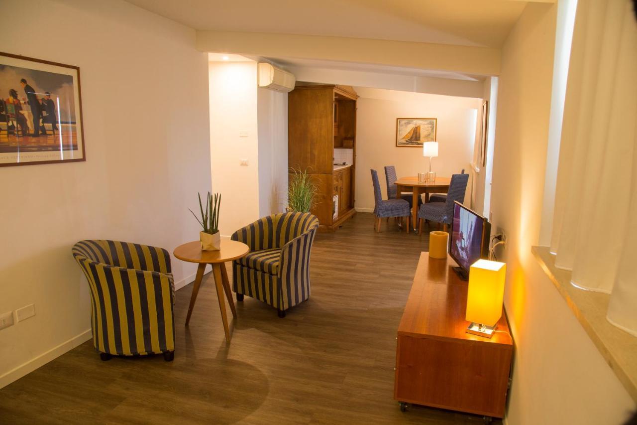 Hotel Mon Cheri Ричоне Екстериор снимка