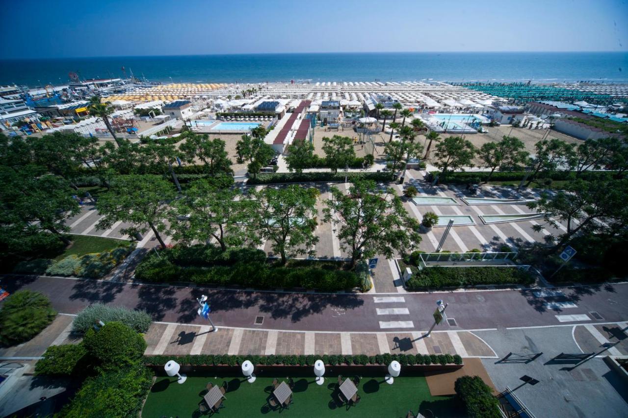 Hotel Mon Cheri Ричоне Екстериор снимка